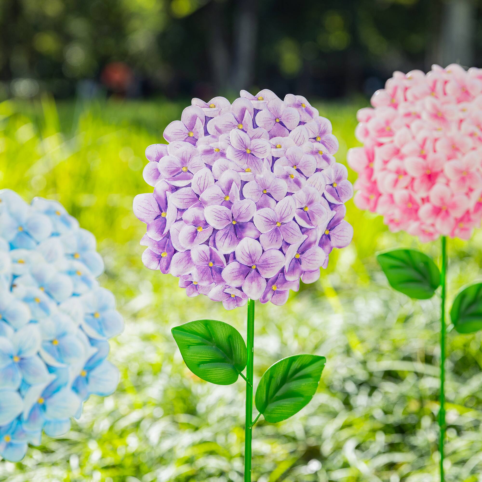 Glitzhome® 24" 2-in-1 Set of 3 Painted Metal Hydrangea Garden Yard Stakes & Wall Decor